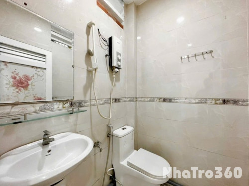 Studio full nội thất cửa sổ thang máy Hoà Hưng Q10