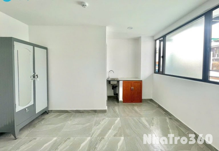 Căn hộ studio ban công ngay đại học Công Thương