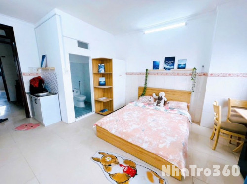 Ban công, cửa sổ lớn, Full nội thất, Tân Phú 3tr5
