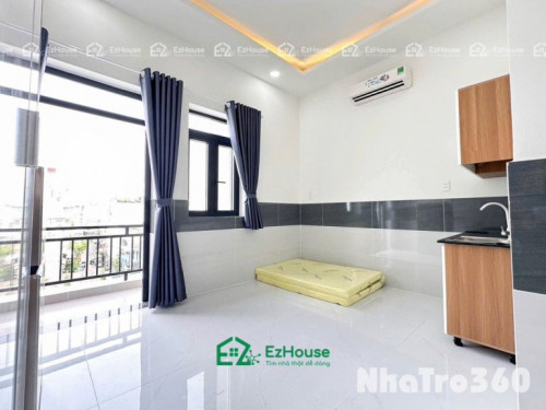 Ban công, máy giặt riêng, Full nội thất, cửa sổ