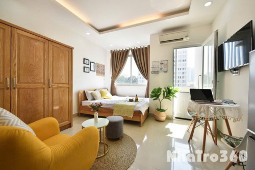 Trống sẵn 1 phòng studio ban công rộng thoáng mát ngay trung tâm quận 1