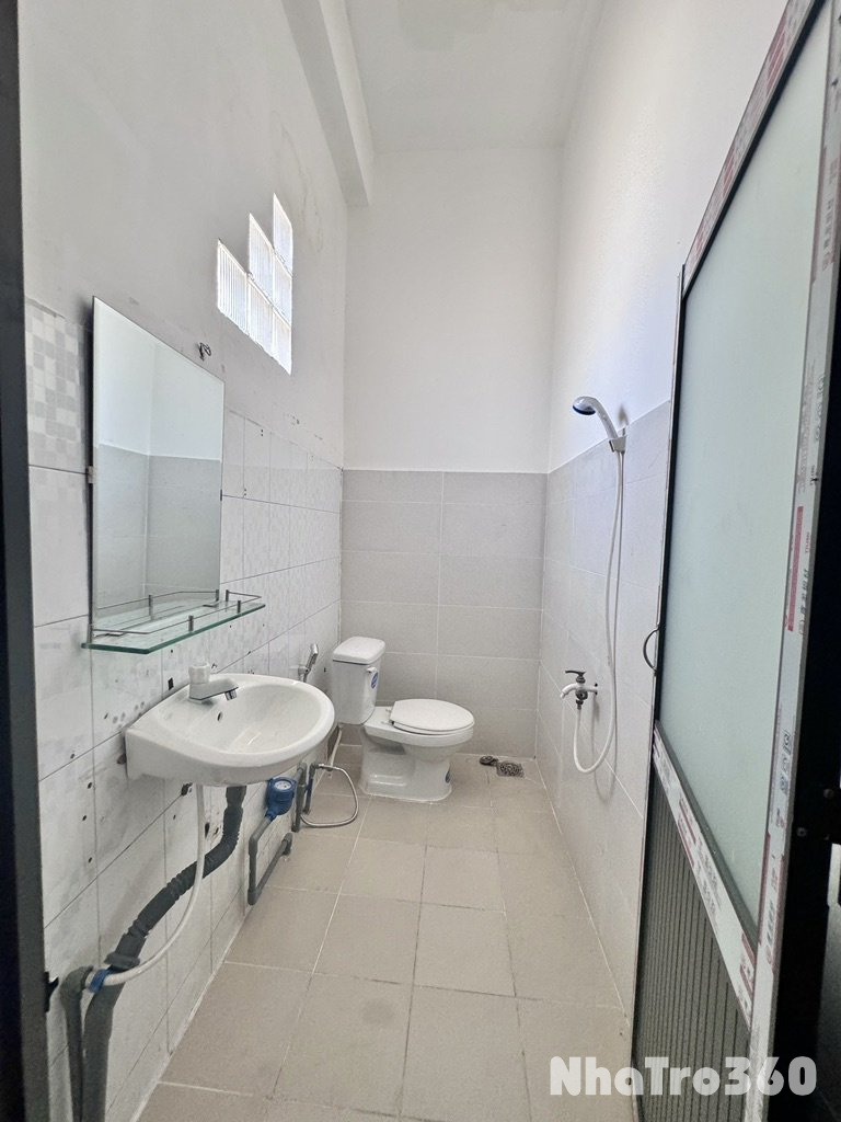 Cho thuê nguyên căn 1MT, 8PN, 9WC và sân thượng