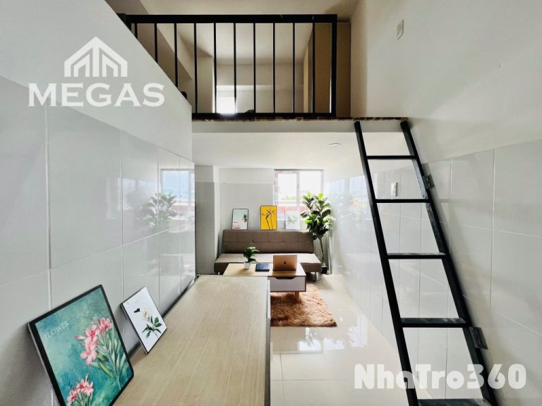 Phòng full nội thất, cửa sổ, gác cao, tự do