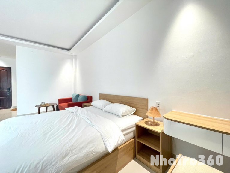 Căn hộ full nội thất ban công Nguyễn Phi Khanh Q1