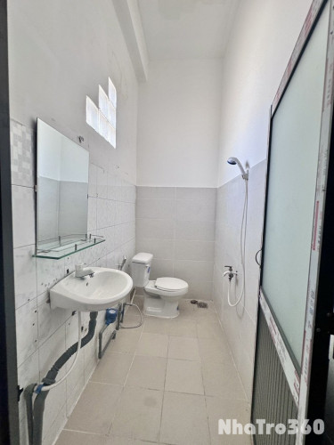 Cho thuê nguyên căn 1MT, 8PN, 9WC và sân thượng