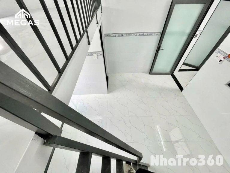 Có gác, mới xây 100%, rộng rãi, thoáng mát, q6