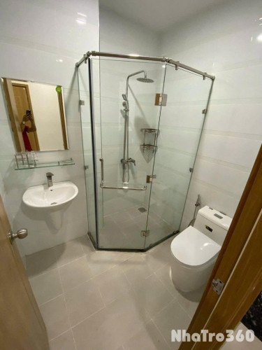 Trống sẵn 1 phòng studio ban công rộng thoáng mát ngay trung tâm quận 10