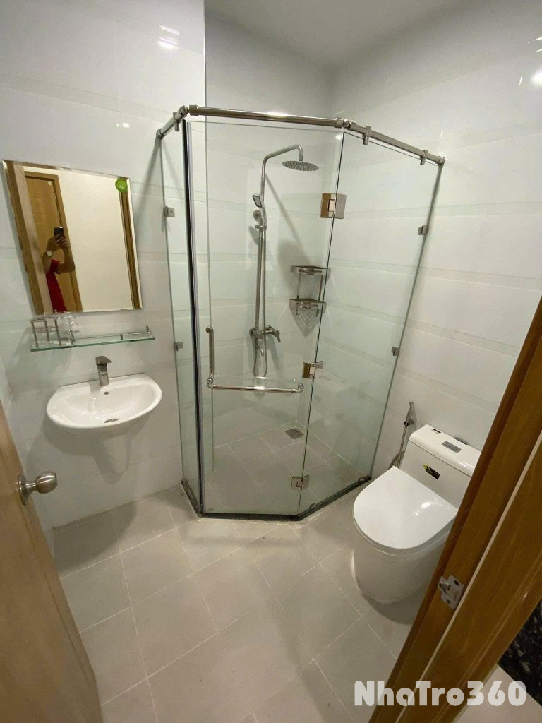 Trống sẵn 1 phòng studio ban công rộng thoáng mát ngay trung tâm quận 10