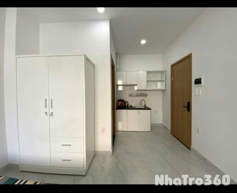 Trống sẵn 1 phòng studio ban công rộng thoáng mát ngay trung tâm quận 10