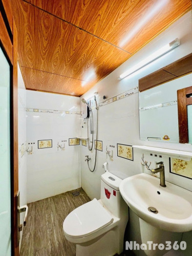 Full nội thất, thang máy, cửa sổ thoáng, có gác