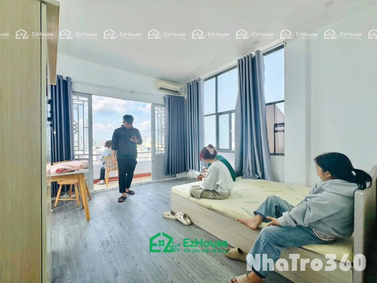 Tách bếp, ban công, cửa sổ lớn, mặt tiền, quận6