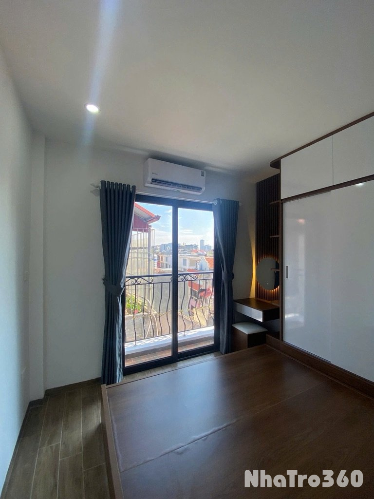 Cho thuê phòng ban công tại 639 Hoàng Hoa Thám