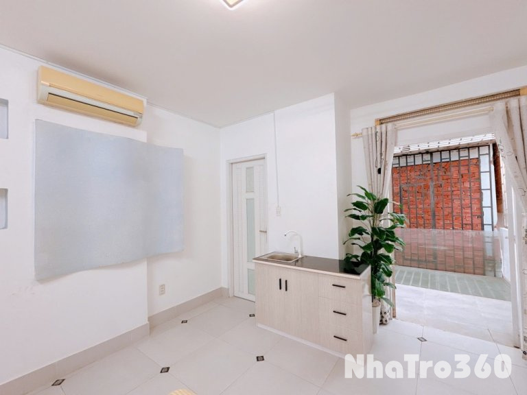 Phòng Ban Công Siêu To - Full Nội Thất