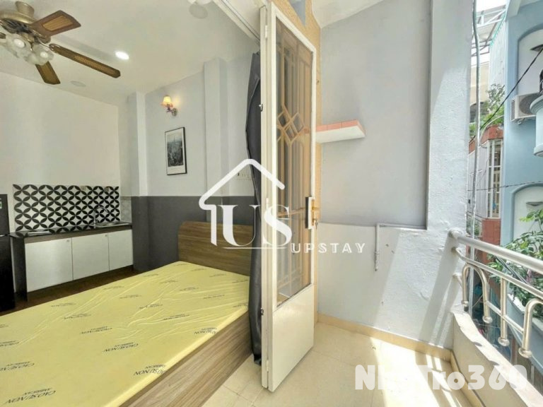 Phòng ban công giá rẻ Bà Hạt Quận 10