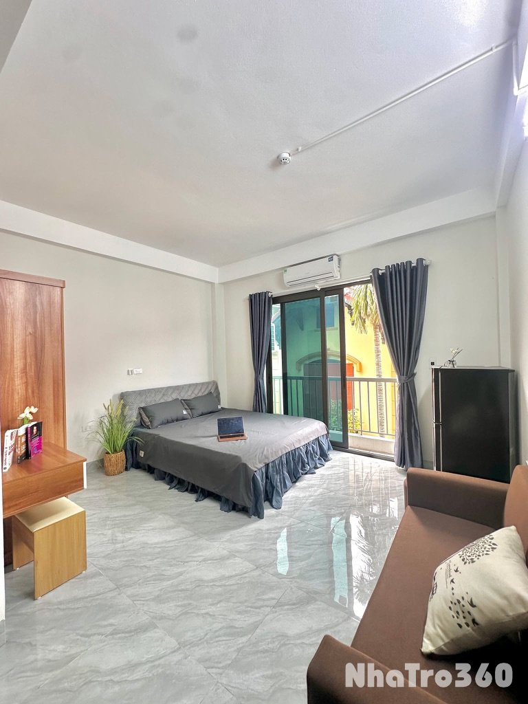 Phòng ban công 255 Cầu Giấy gần vành đai 2