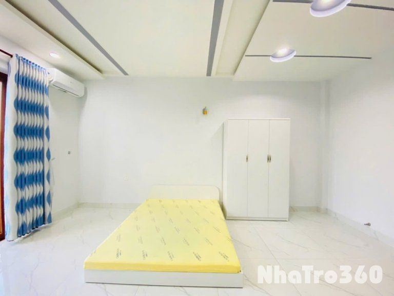 Full nội thất, ban công, máy nóng lạnh, tự do