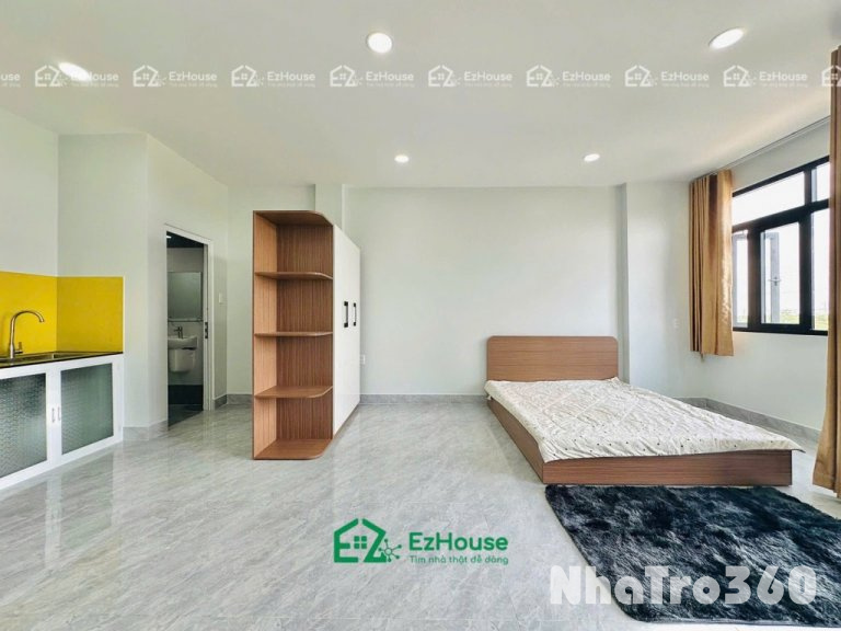 Phòng full nội thất, ban công, cửa sổ, thang máy