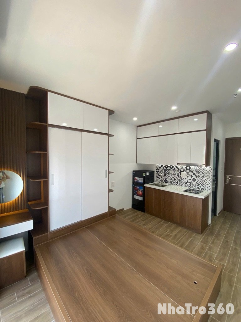 Cho thuê phòng ban công tại 639 Hoàng Hoa Thám