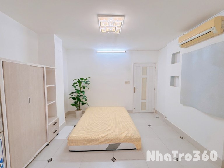 Phòng Ban Công Siêu To - Full Nội Thất