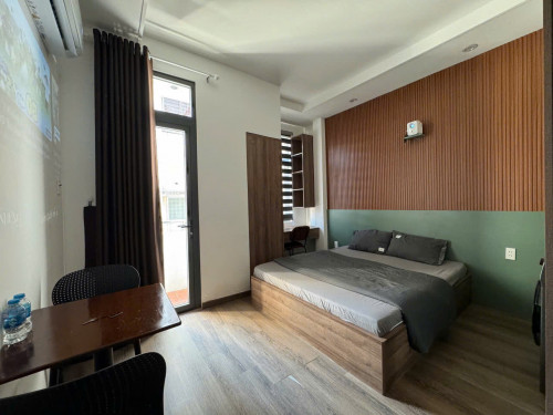 CĂN HỘ BAN CÔNG FULL NỘI THẤT QUẬN 1