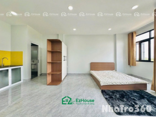 Phòng full nội thất, ban công, cửa sổ, thang máy