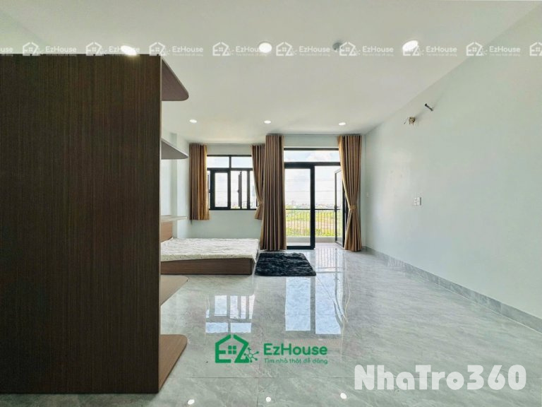 Phòng full nội thất, ban công, cửa sổ, thang máy