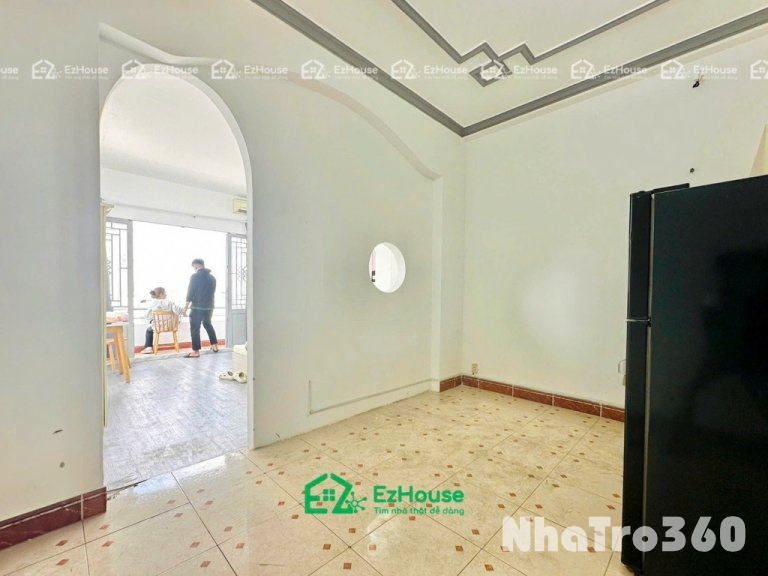 Tách bếp, ban công, cửa sổ lớn, mặt tiền, quận6