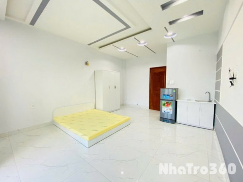 Full nội thất, rộng thoáng, cửa sổ lớn, 4tr2