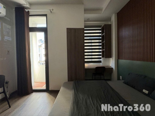 CĂN HỘ BAN CÔNG FULL NỘI THẤT QUẬN 1