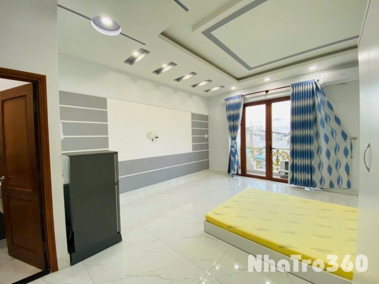 Full nội thất, rộng thoáng, cửa sổ lớn, 4tr2