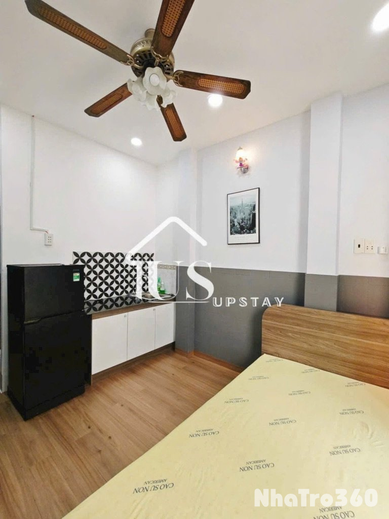 Phòng ban công giá rẻ Bà Hạt Quận 10