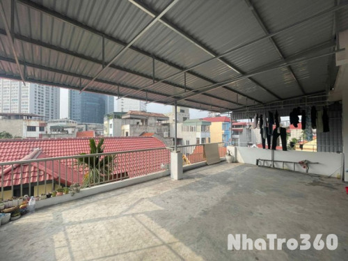 Phòng ban công 255 Cầu Giấy gần vành đai 2