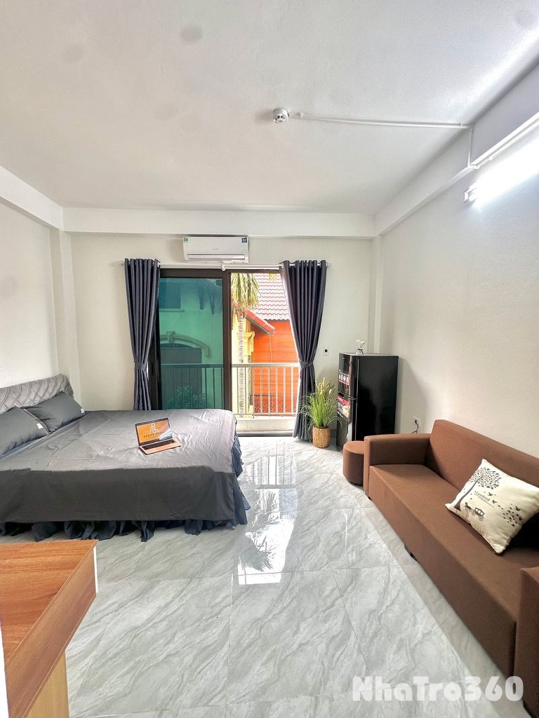 Phòng ban công 255 Cầu Giấy gần vành đai 2