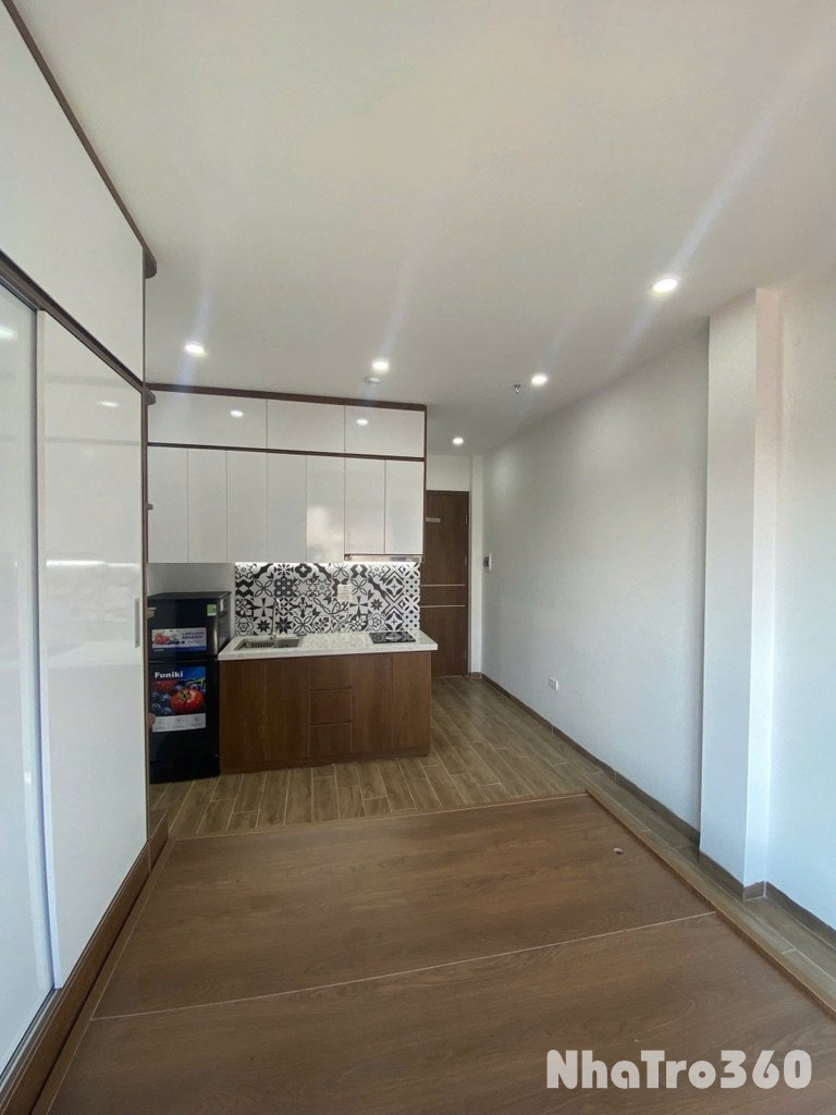 Cho thuê phòng ban công tại 639 Hoàng Hoa Thám