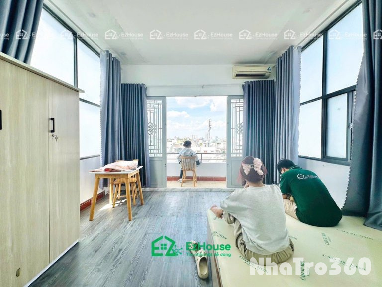 Tách bếp, ban công, cửa sổ lớn, mặt tiền, quận6