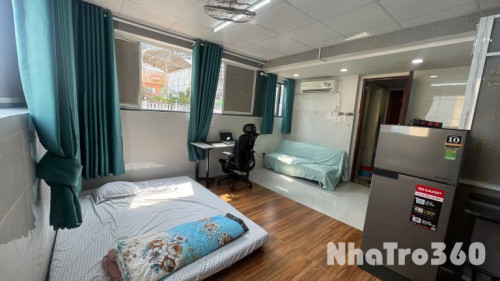 Cho thuê căn hộ Studio Cửa sổ 3 mặt thoáng Q1 gần Phố Bùi Viện, cầu Ông Lãnh