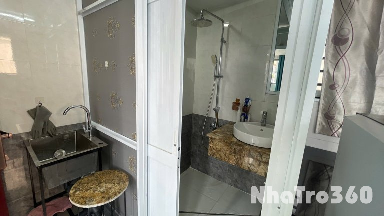 Cho thuê căn hộ Studio Cửa sổ 3 mặt thoáng Q1 gần Phố Bùi Viện, cầu Ông Lãnh