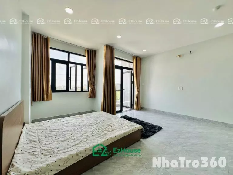 Ban công, phòng siêu rộng, Full nội thất, thoáng