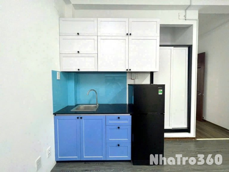 Cho thuê căn hộ Quận 1, bancon rộng thoáng