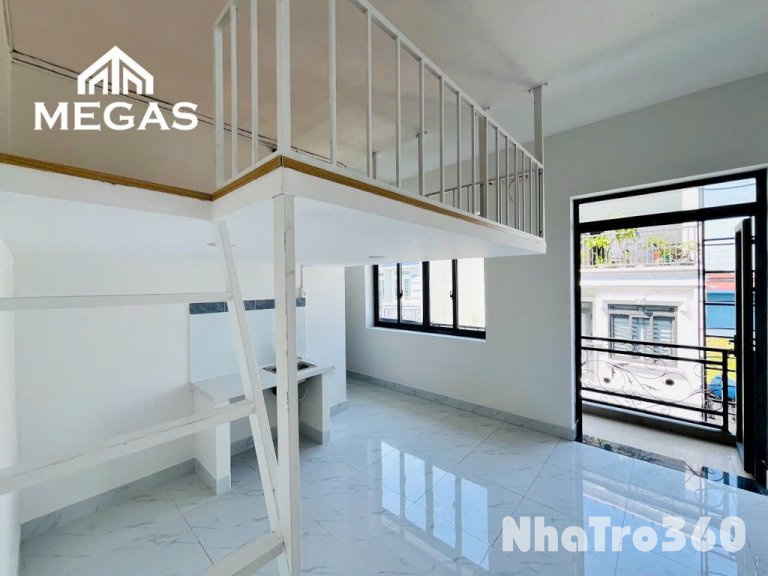 Phòng đẹp q6,duplex,bancol,, thang máy , vân tay .