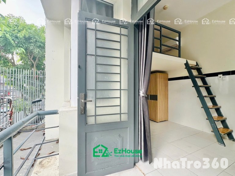 Có ban công, cửa sổ trời, bao thoáng mát