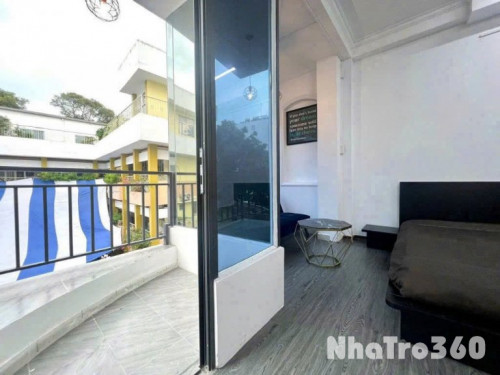 Cho thuê căn hộ Quận 1, bancon rộng thoáng