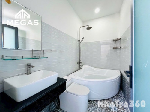 Phòng đẹp q6,duplex,bancol,, thang máy , vân tay .