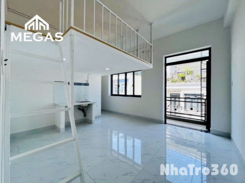 Phòng đẹp q6,duplex,bancol,, thang máy , vân tay .