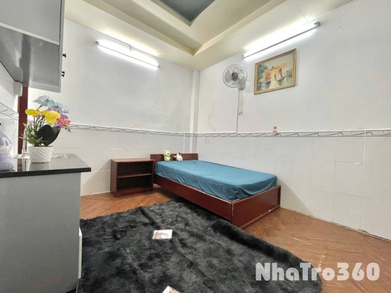 Phòng full nội thất, mặt tiền, tự do, giá rẻ