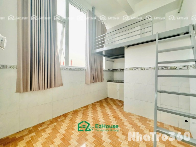 Nội thất máy lanh, gác, cửa sổ trời, thang máy