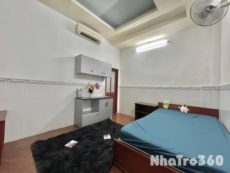 Phòng full nội thất, mặt tiền, tự do, giá rẻ