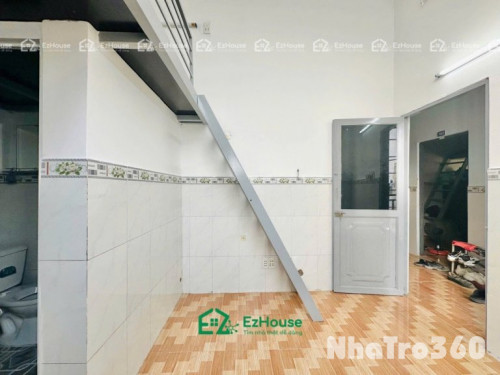 Nội thất máy lanh, gác, cửa sổ trời, thang máy