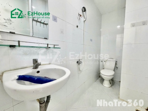 Ngay VHU, full nội thất, có gác, thoáng mát