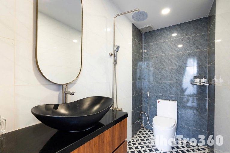 Căn hộ ban công full nội thất – Sương Nguyệt Anh, Quận 1